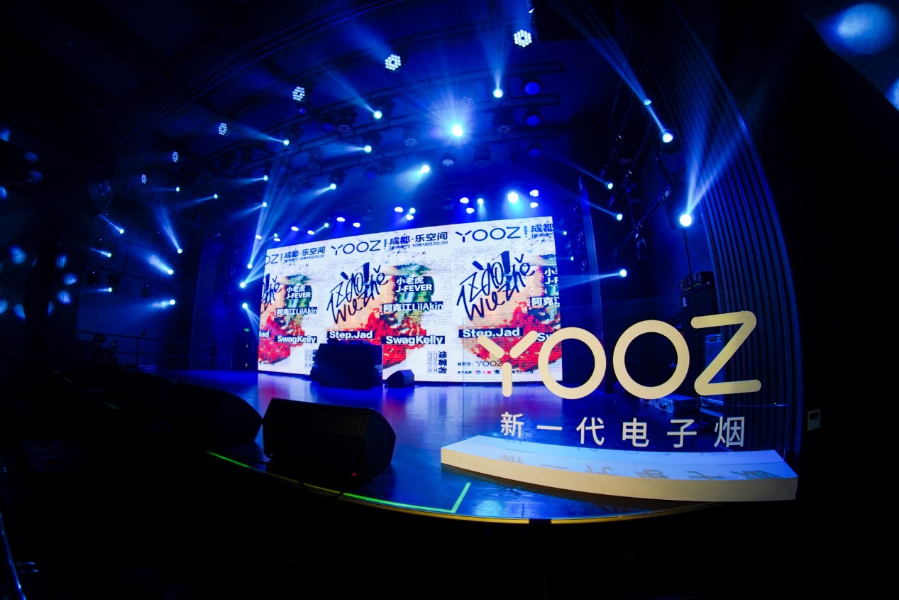 來這兒!體驗(yàn)電子煙的正宗"地?cái)偽幕?quot;,一起來練攤~