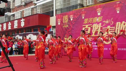 手絹舞《恭喜喜發(fā)財財》